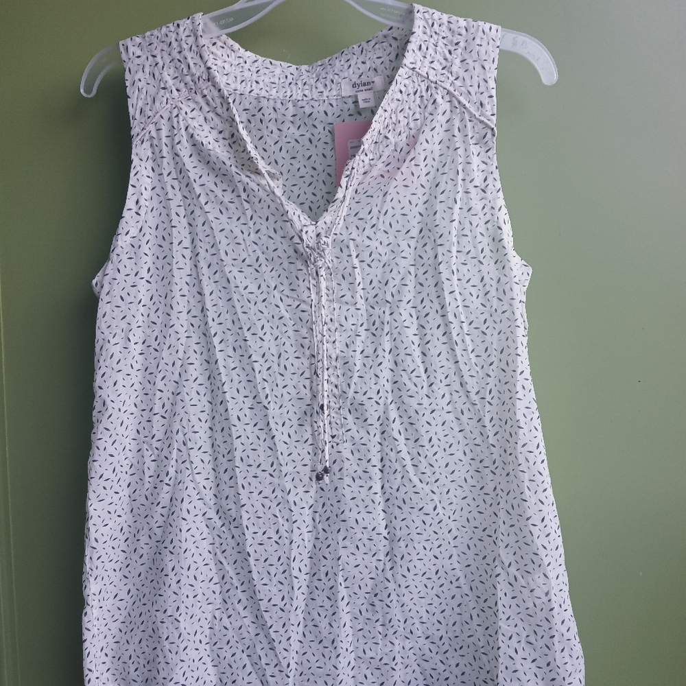 Dylan Sleeveless Tie-Front Printed Top - Picture 2 of 14